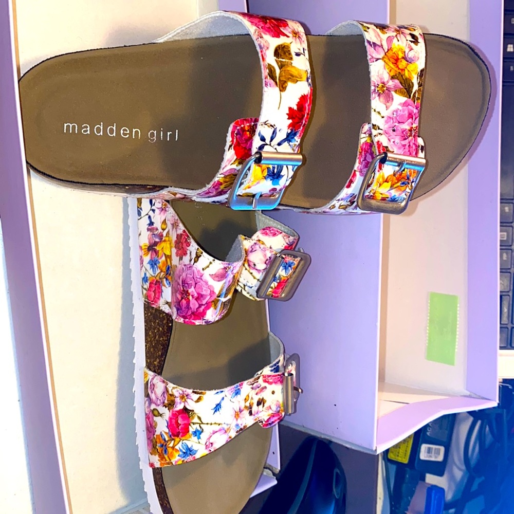 Madden girls sandals flower size 6M